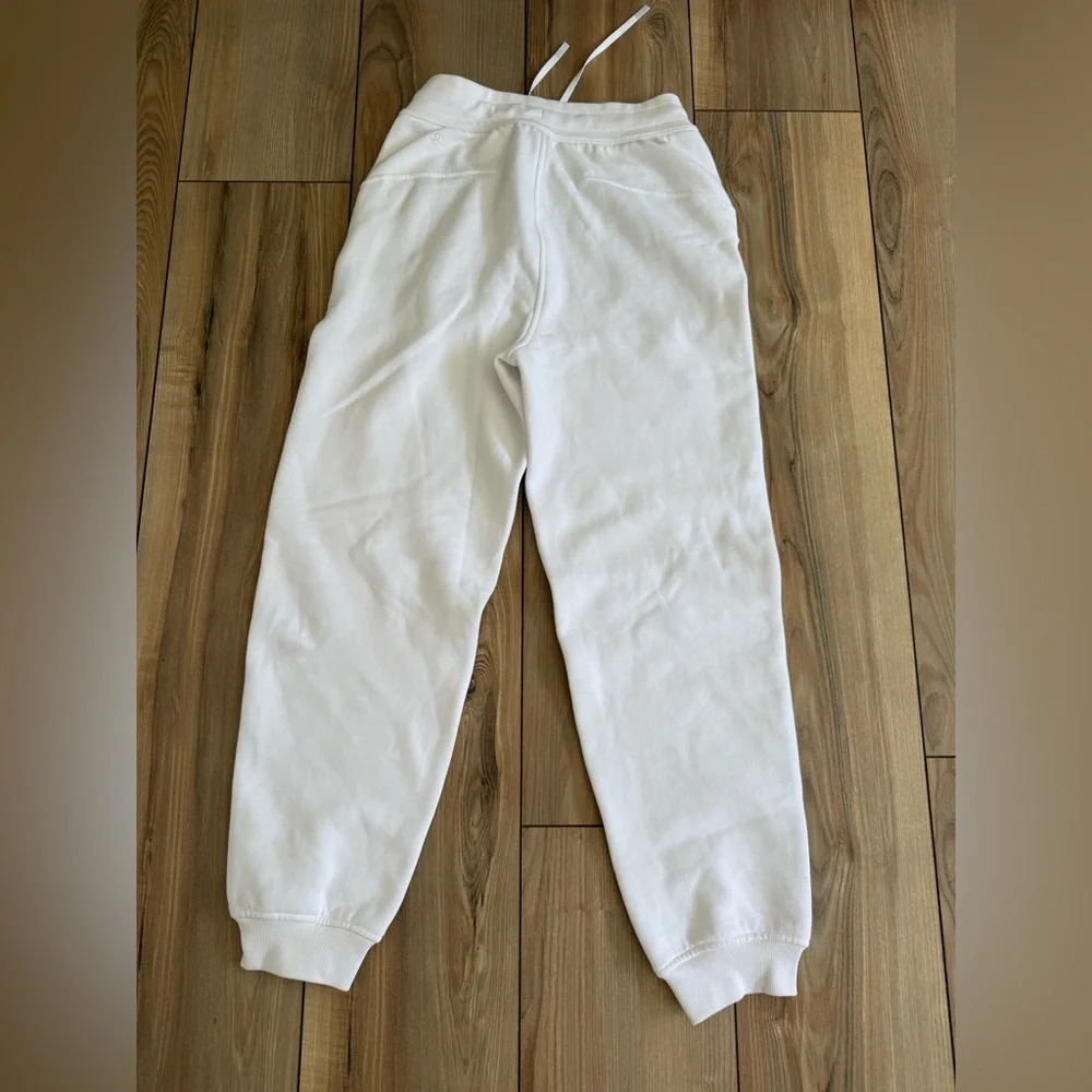 Lululemon Athletica White Sweatpants with Elastic Cuffs